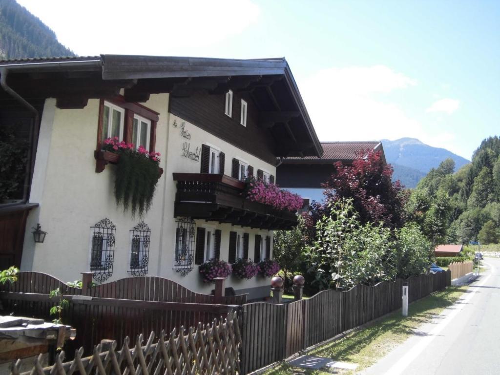 Privatzimmer Haus Anna+Franz Viehhofen Exterior foto